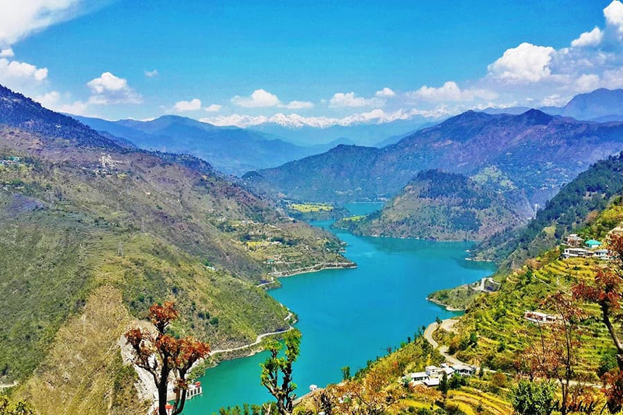 How to  reach Chamba