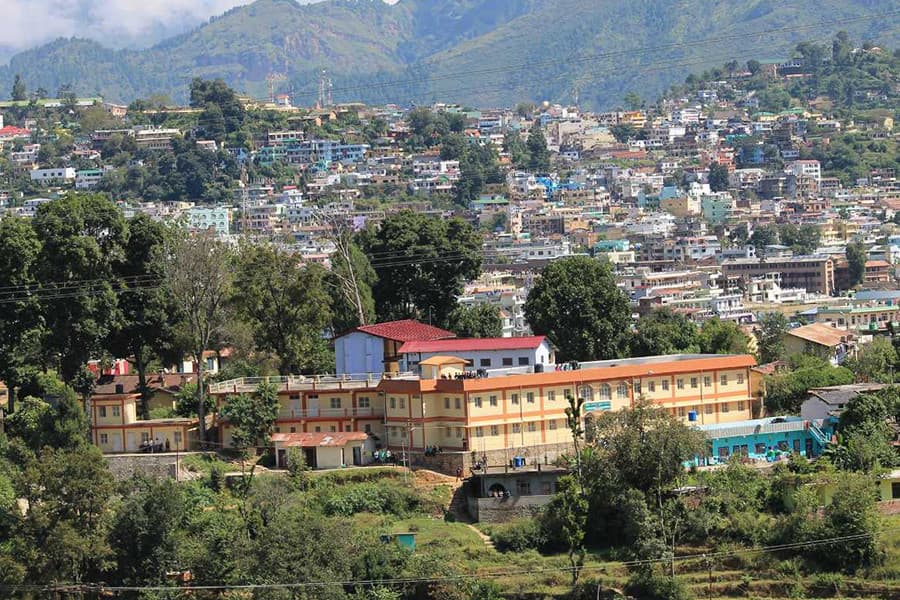 How to reach Pithoragarh