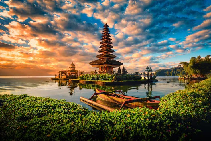 Bali itinerary mockup card